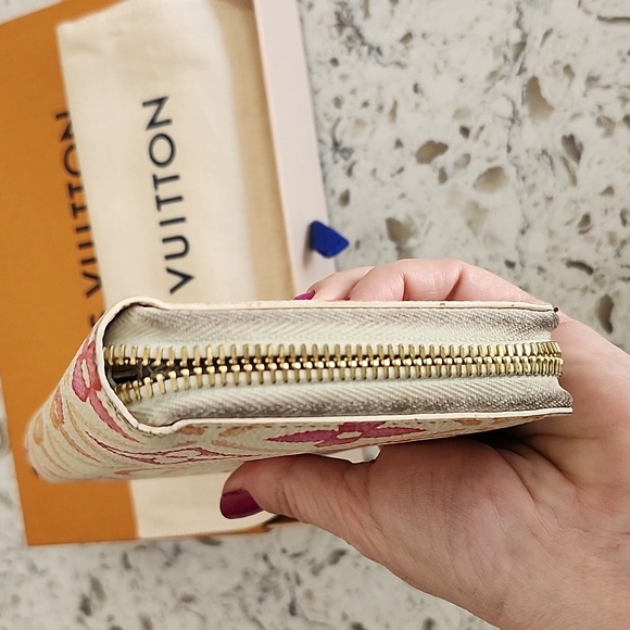 Louis Vuitton Pink and Orange Patterned Wallet With Dusty And Box - Picture 6 of 11